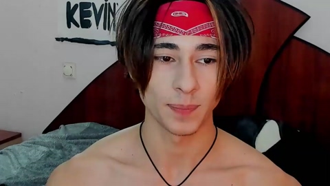 kevin_hug  04-11-2022